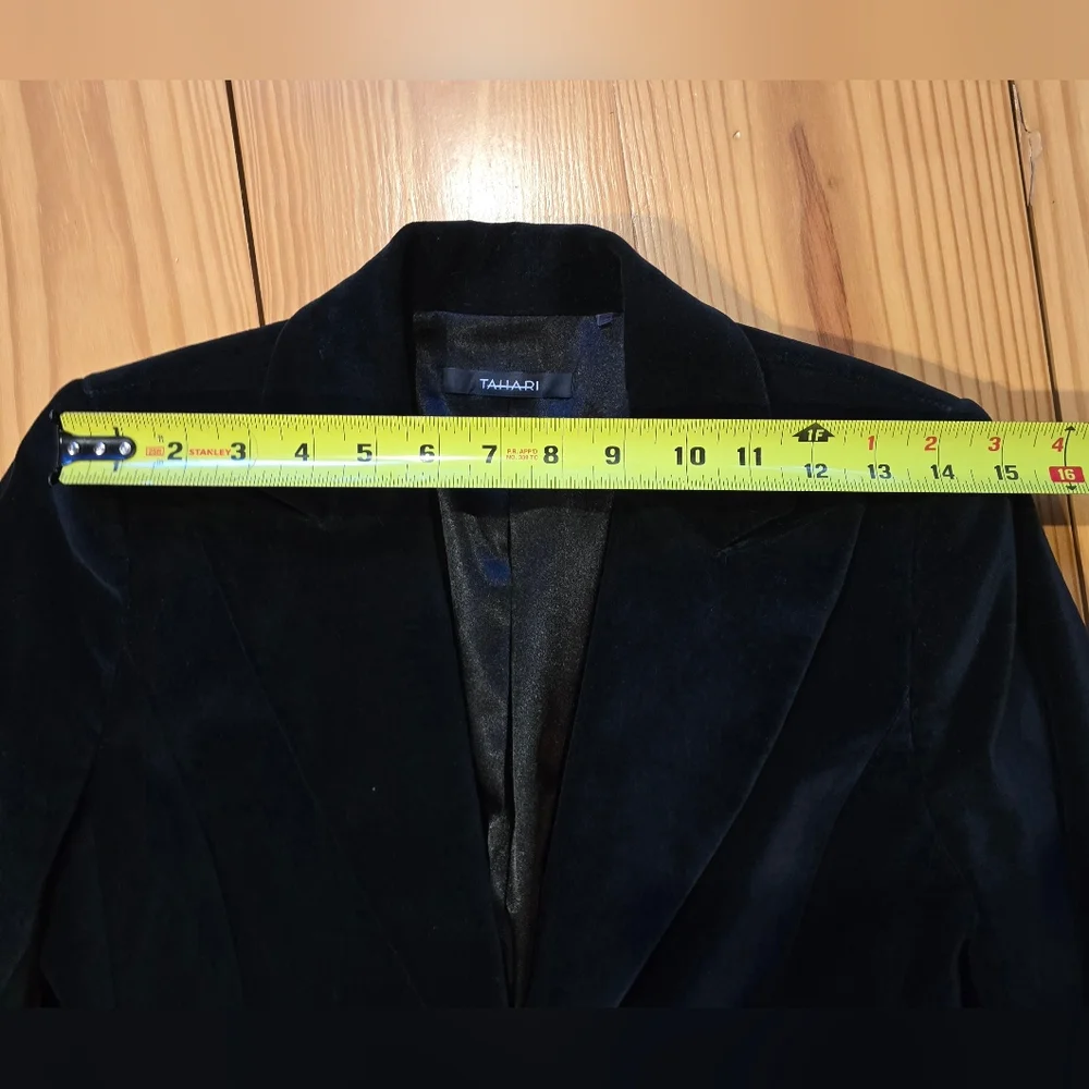 TAHARI VELVET BLAZER - Picture 9 of 16